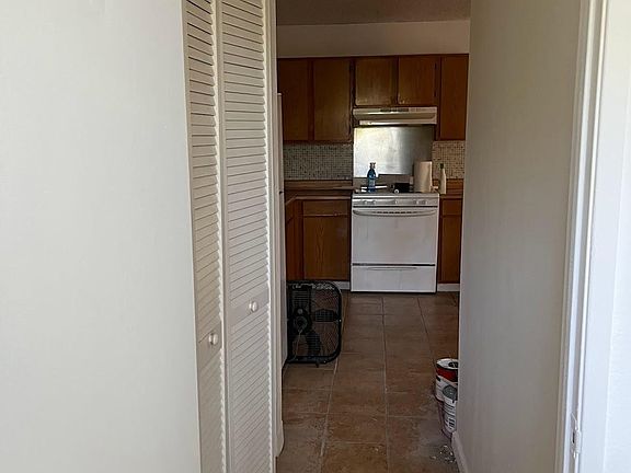 2nd image of 2852 1/2 E St