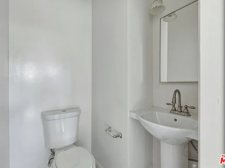 11746 Goshen Ave #6 — Photo 17