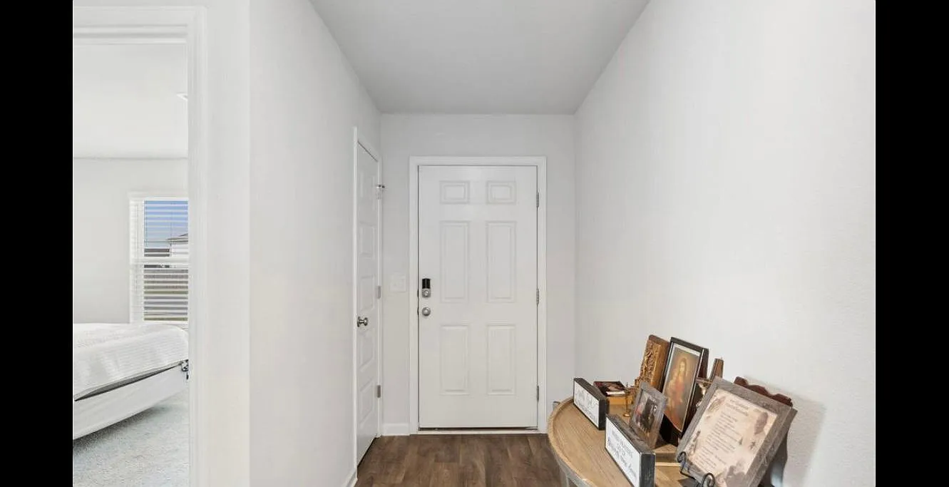 4 bed, 1787 sqft, $2,200 — Photo 3