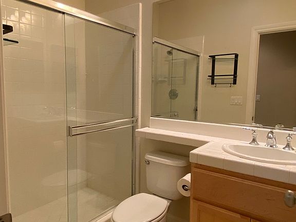 4th image of 3035 Hastings Way