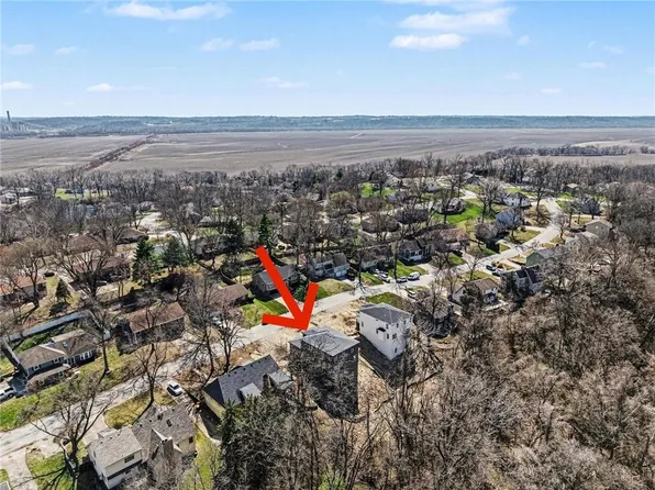 5516 NW Verlin Dr, Kansas City, MO 64152