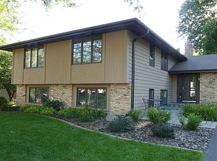 9624 Edgewood Rd, Bloomington, MN 55438