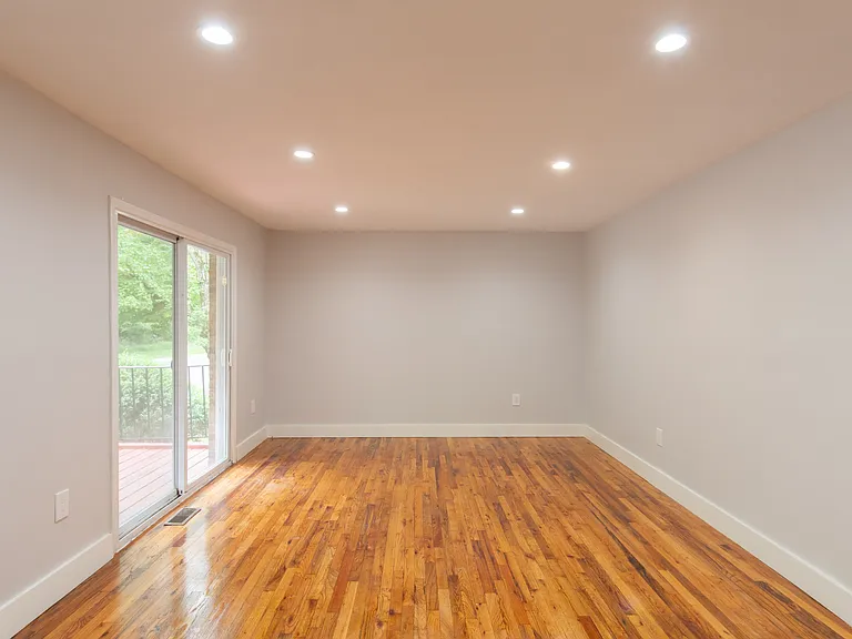 River Edge Apartments — Photo 96