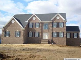 101 Robertsville Rd, Manalapan, NJ 07726