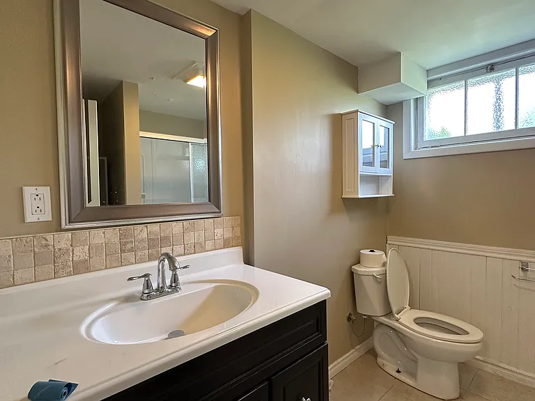 108 Sidney Cres — Photo 18