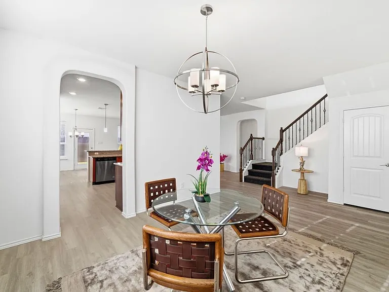 112 W Point Way — Photo 3