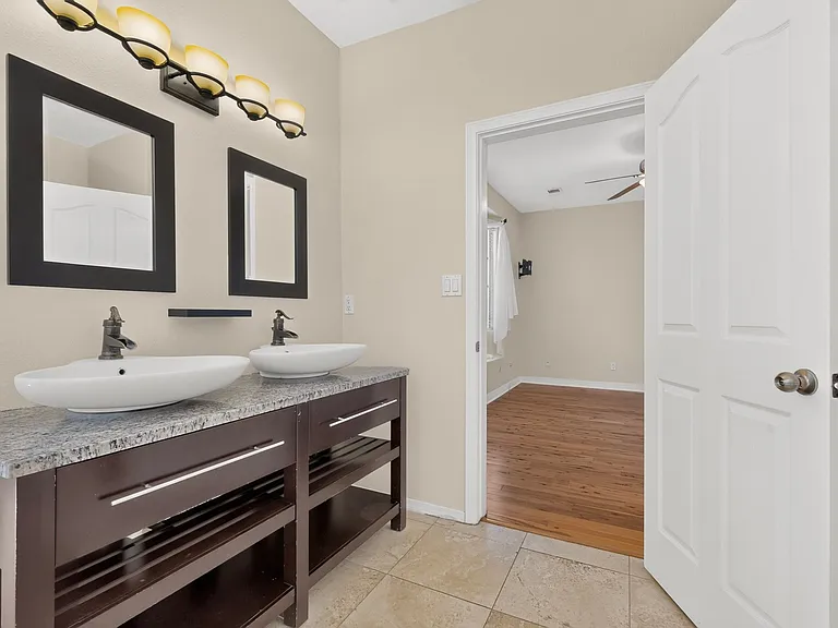 9715 Larnaca Rd NE — Photo 21