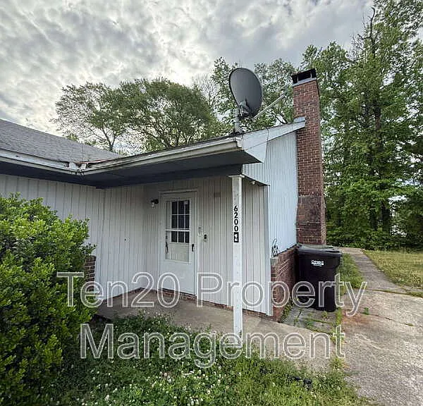 6200 Olde Towne Dr #A — Photo 1