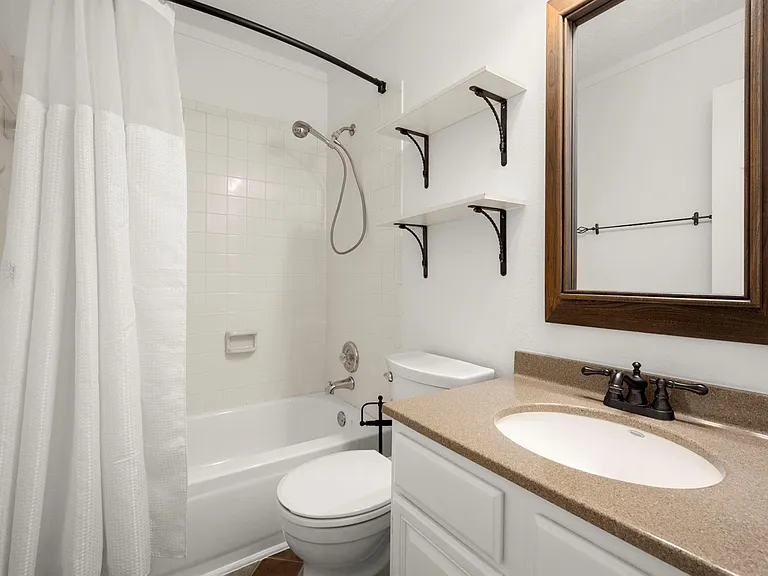16014 Lakestone Dr — Photo 20