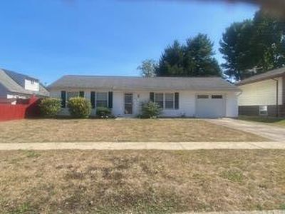250 Williamsburg Ln NW, Lancaster, OH, 43130