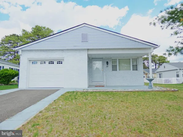 99 Selkirk Ave, Toms River, NJ 08757