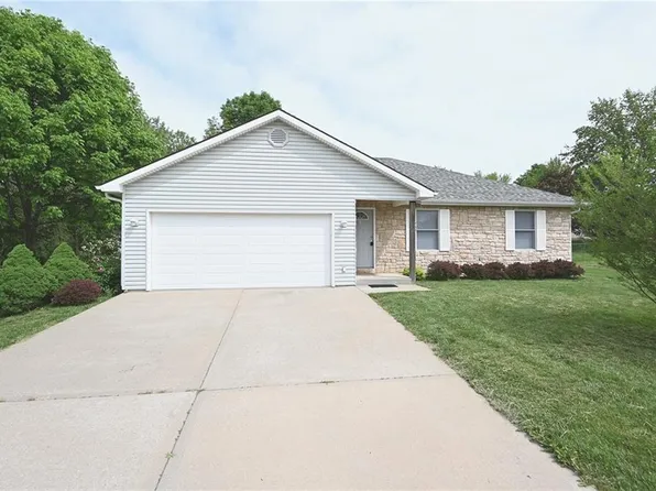 14 Sandi Cir, Dearborn, MO 64439