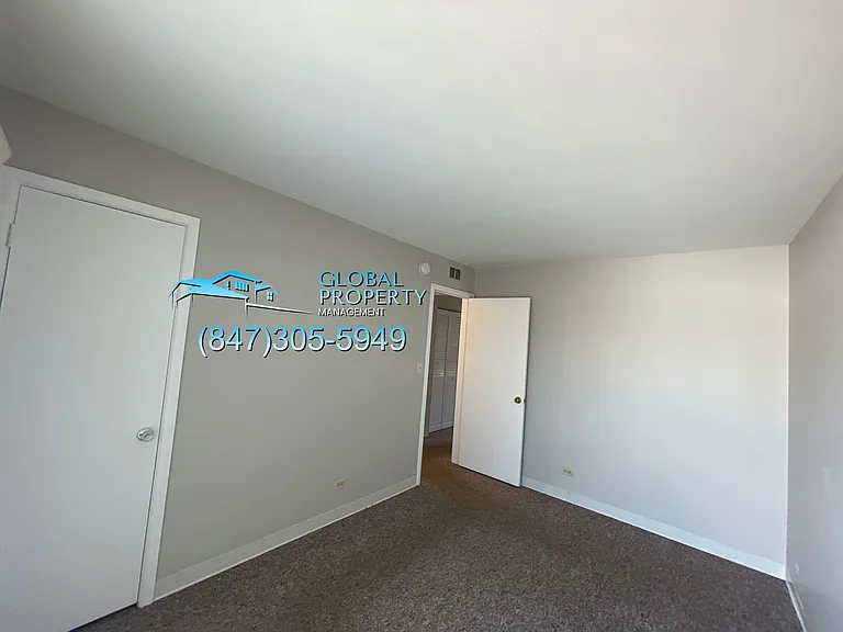267 E Grand Ave — Photo 25