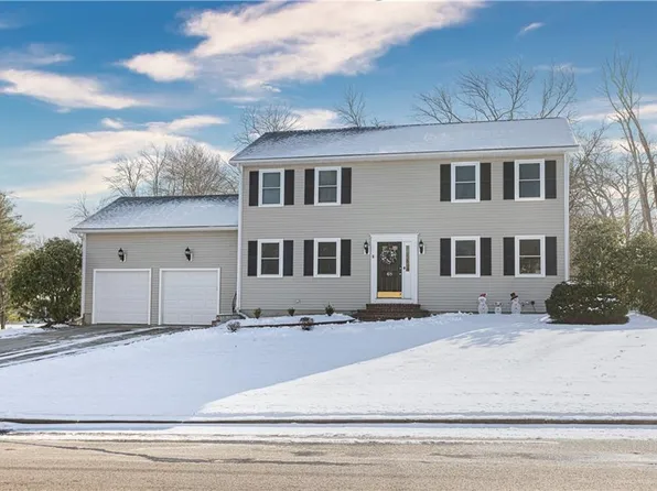 68 Fox Run, Cranston, RI 02921
