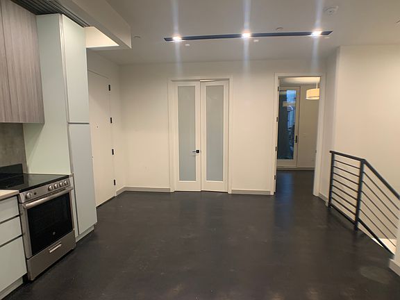 3rd image of 227 Winthrop St #F1