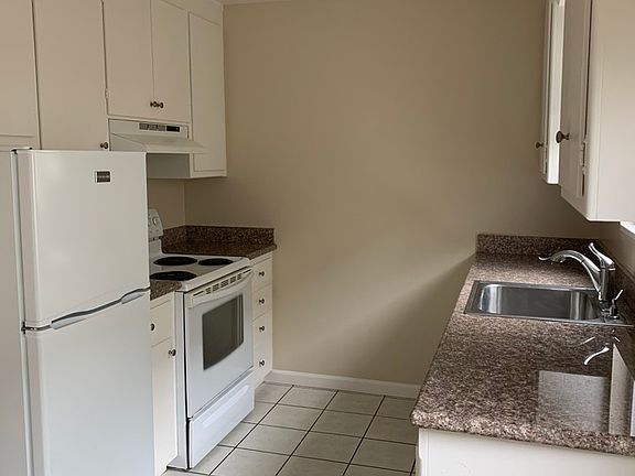 3rd image of 125 Lorton Ave APT 3