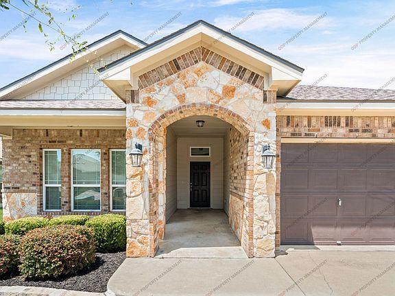 3rd image of 516 Cross Dr