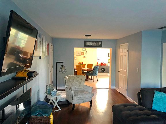Living Room looking into kitchen
