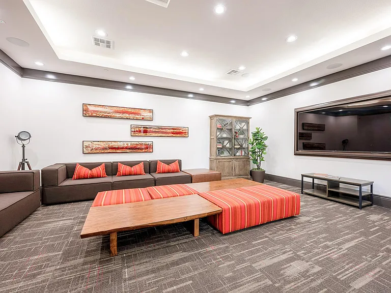 Sendero Gateway Apartment Homes — Photo 13