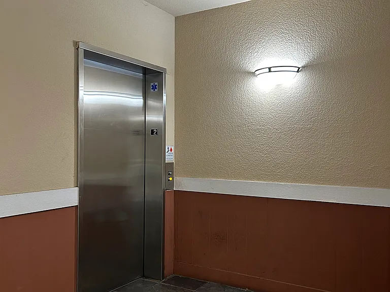 2330 University Ave #290 — Photo 2