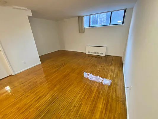 Rented by J PRESTON AND ASSOCIATES INC | media 9