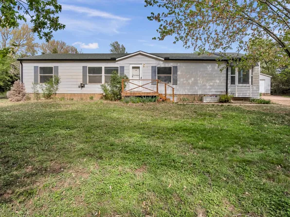 1506 N River Park Rd, Burrton, KS 67020