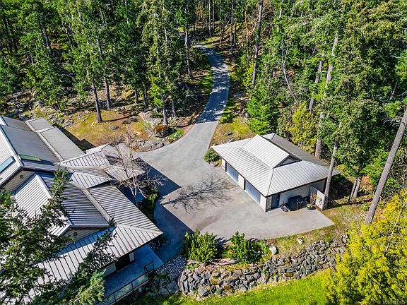 3rd image of 1369 Mackinnon Rd