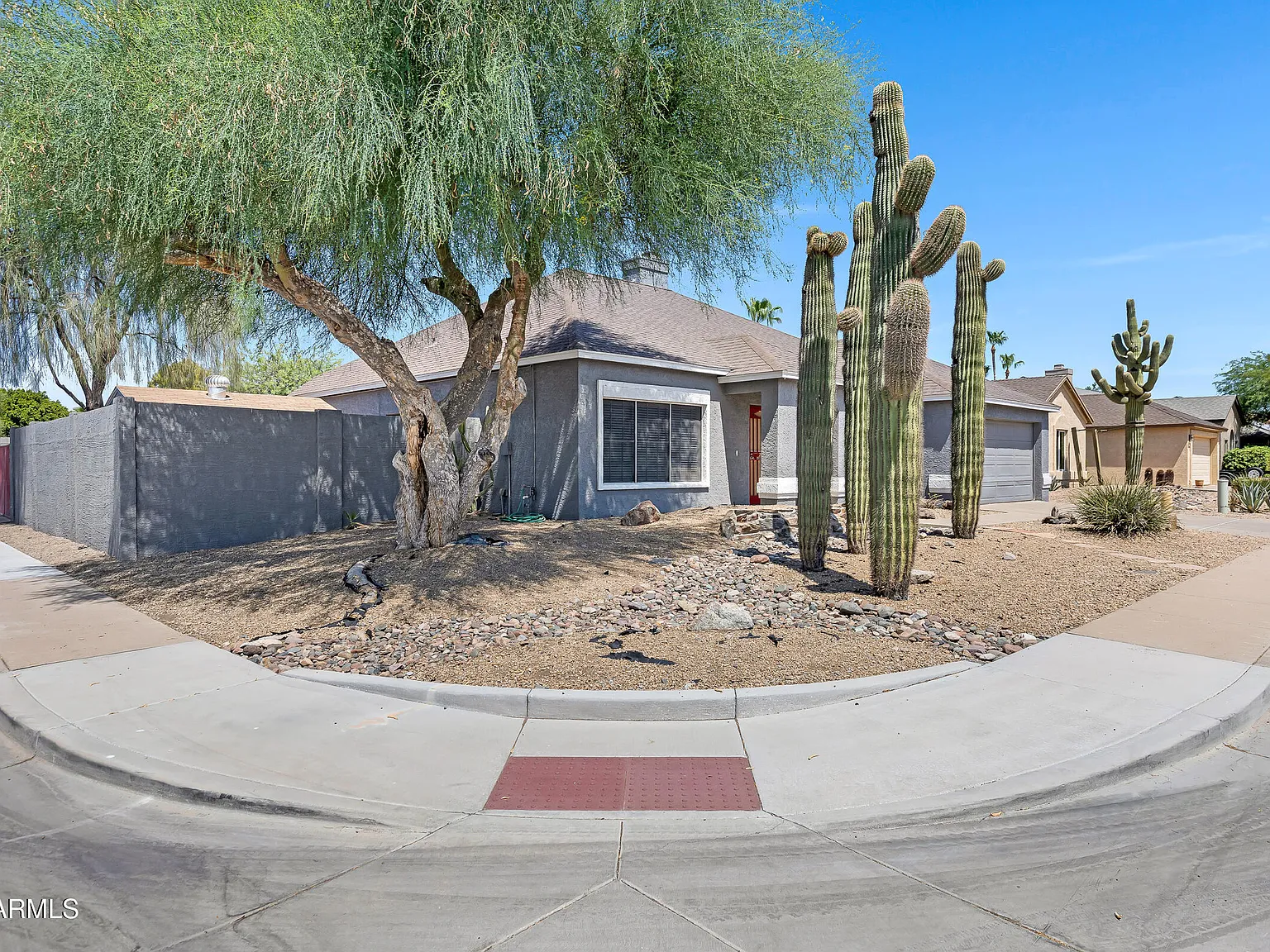 4 bed, 2.5 bath, 2420 sqft, $2,500 — Photo 4