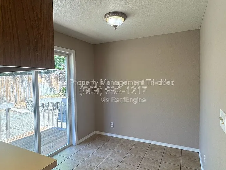 4311 Desert Pl — Photo 9