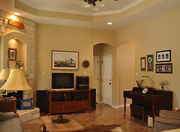 3rd image of 1 Rosewood Cir