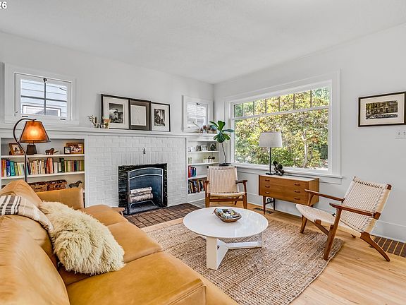 5th image of 2632 NE Klickitat St