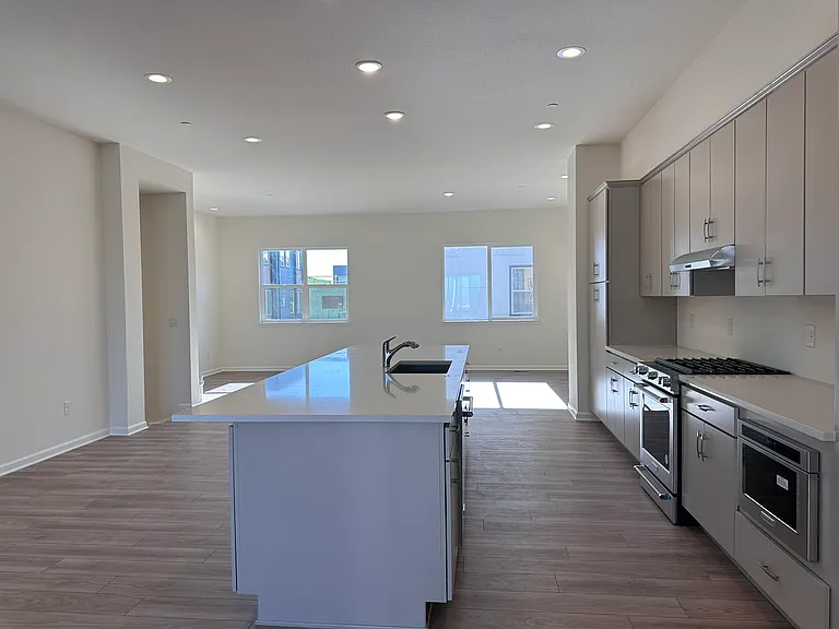 760 Josephine Way — Photo 12
