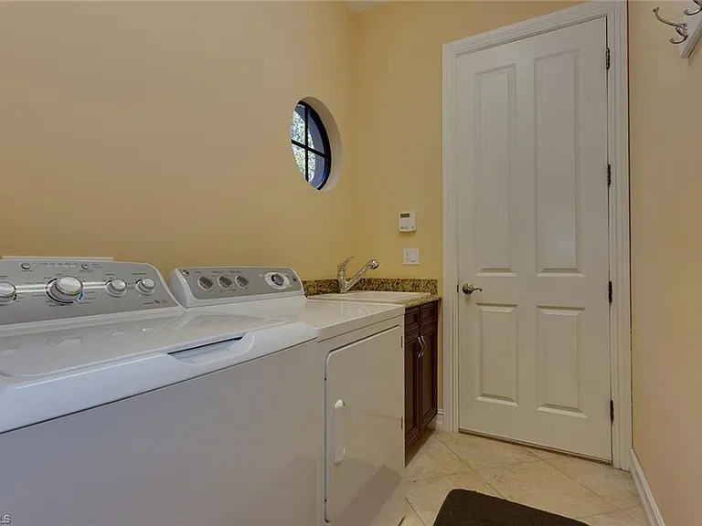 7747 Cottesmore Dr — Photo 31