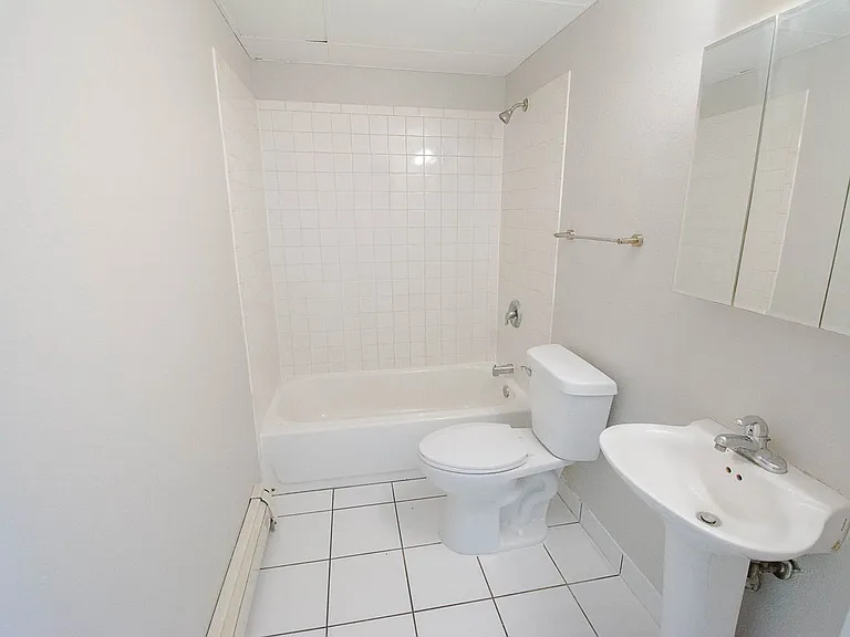 512 3rd Ave SW — Photo 3