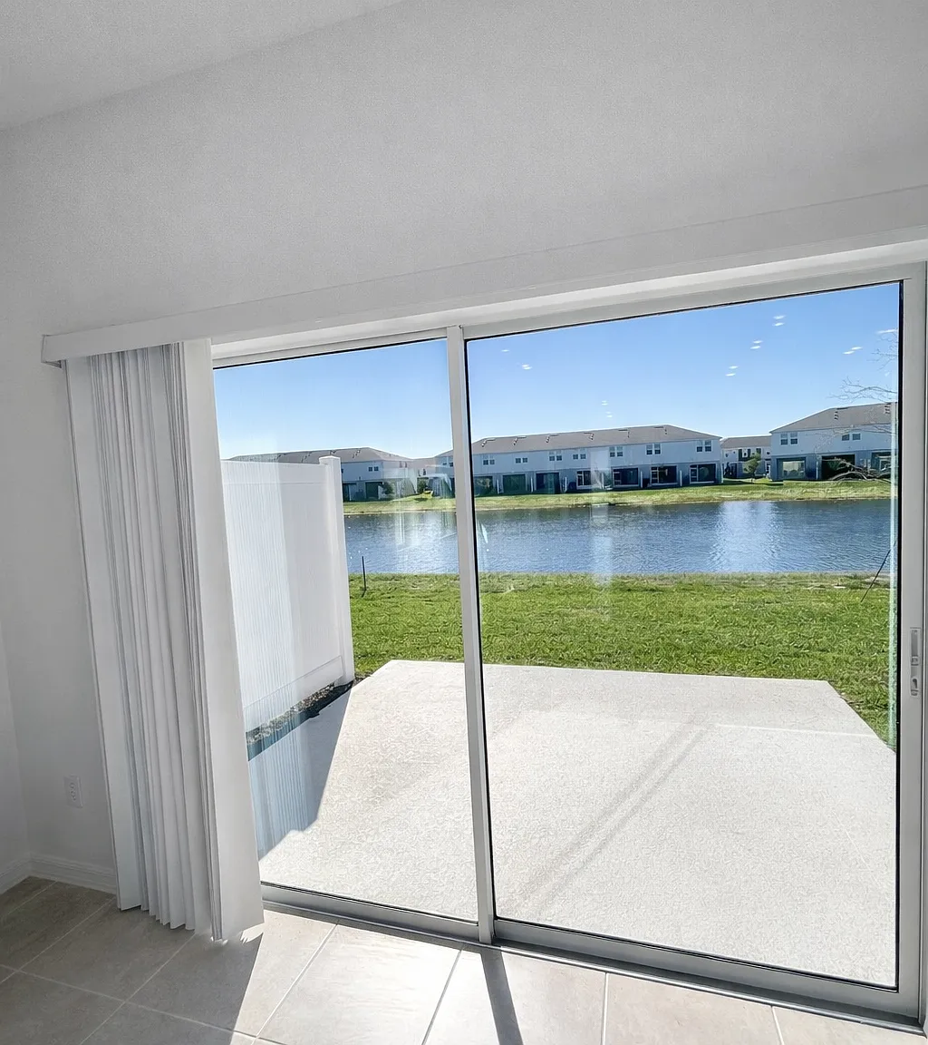 3 bed, 1555 sqft, $2,200 — Photo 4