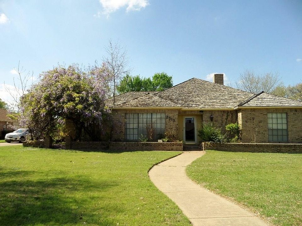 1st image of 2513 Oakwood Dr