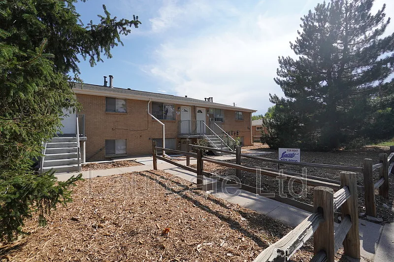 2 bed, 1.0 bath, 900 sqft, $1,195 — Photo 1