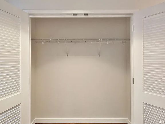4th image of 250 King St Unit 656