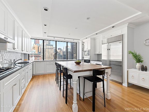 2nd image of 5 E 22nd St #16JKL