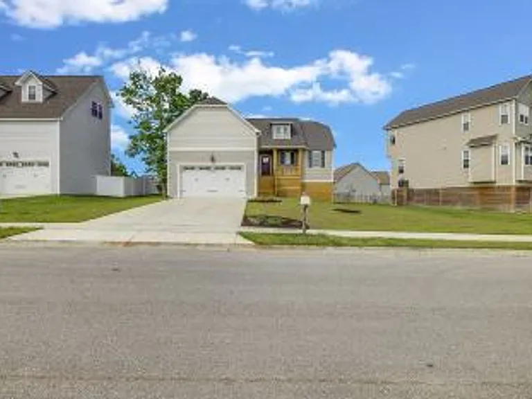 305 Broadleaf Dr — Photo 3