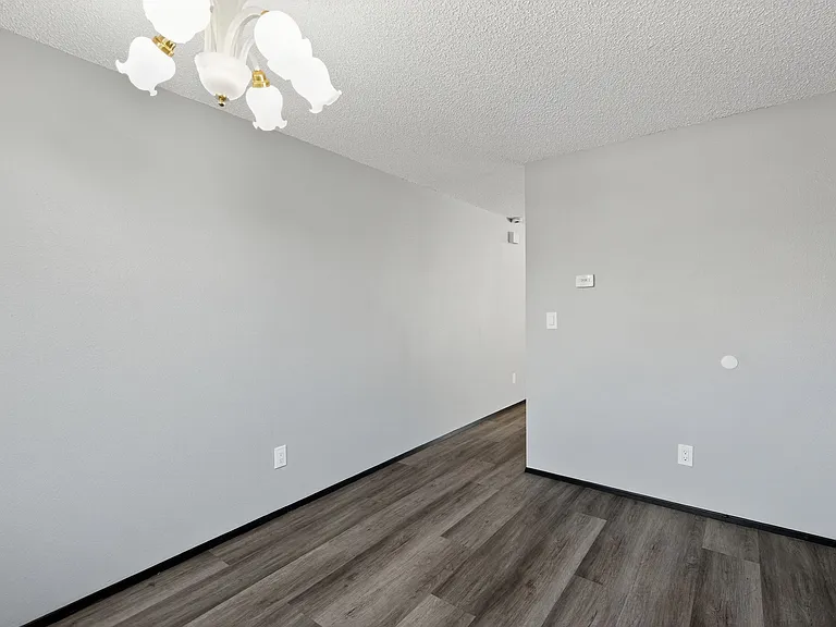 912 Algona Blvd N #A — Photo 6