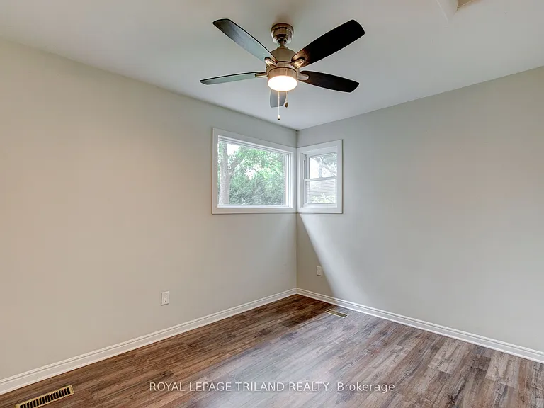 210 Emery St E — Photo 12