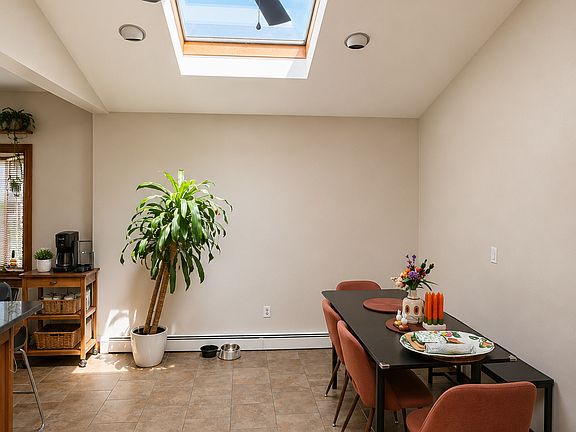 4th image of 16 Oakridge Rd #B