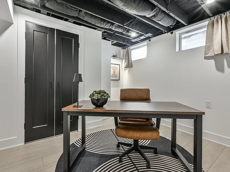2058 Carrollton Ave — Photo 42