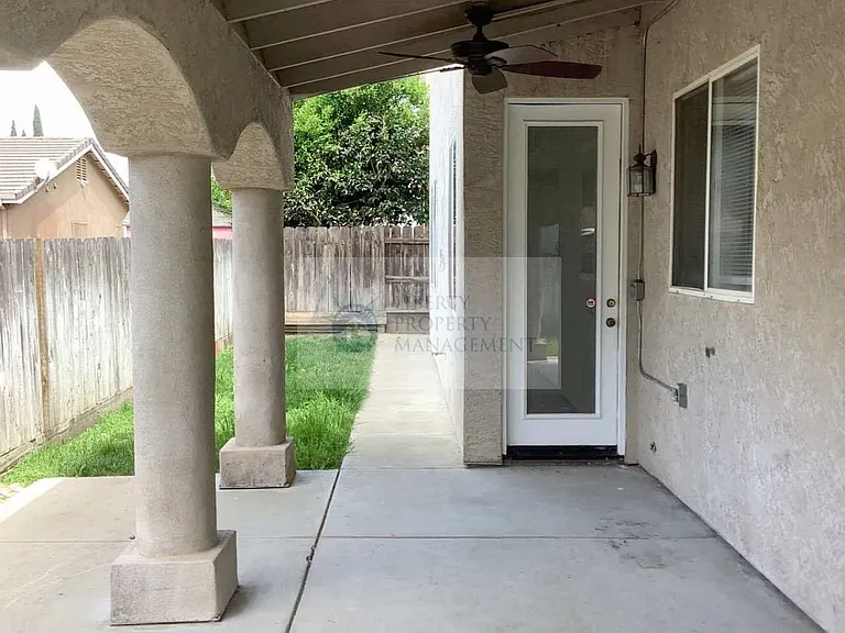 4425 Crown Valley Way — Photo 25