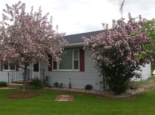 N1672 Julius Dr, Greenville, WI 54942