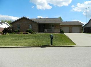 611 Meadowlark Ln, Ferdinand, IN 47532