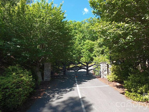 2nd image of 85 Adirondack Ln #85