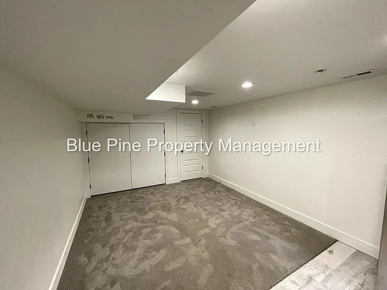 1565 1/2 S Higbee Ave — Photo 8