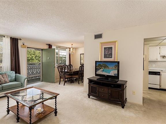 3rd image of 4885 1st St NE APT 206